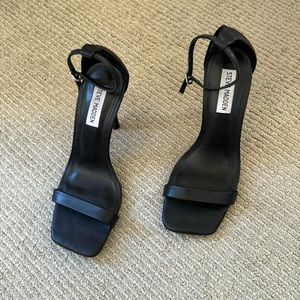 Steve Madden Black strappy heels